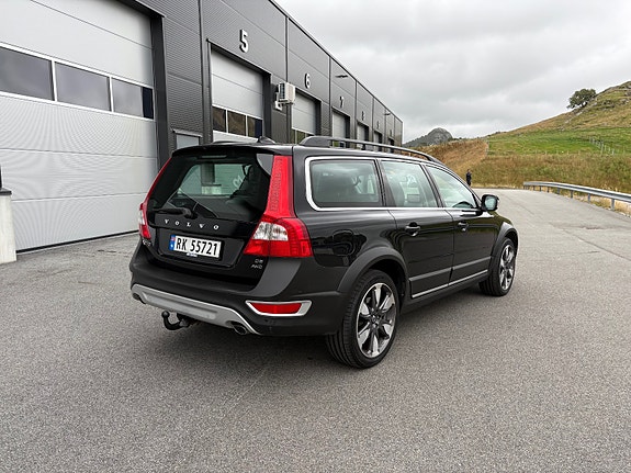 Volvo XC70 3 of 5