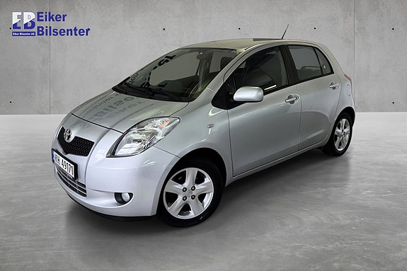 Toyota Yaris 3 of 5
