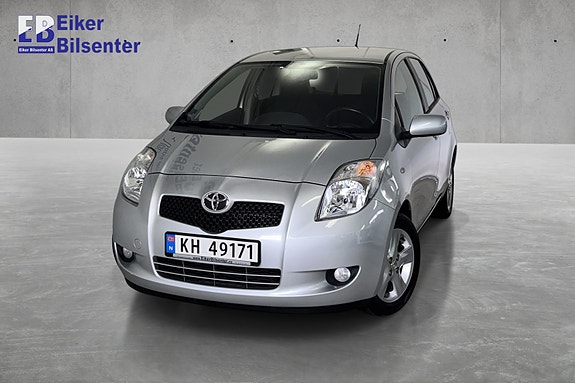Toyota Yaris 2 of 5