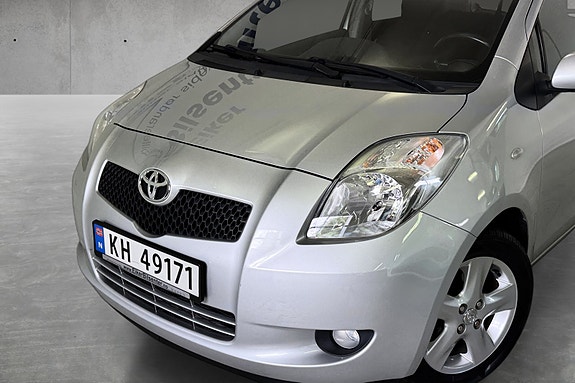 Toyota Yaris 5 of 5
