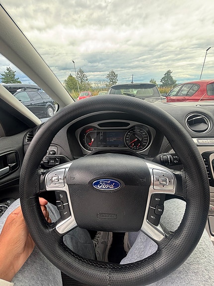 Ford S-MAX 2 of 5