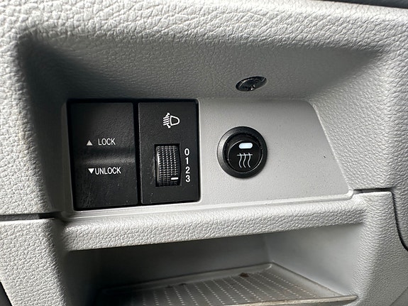 Maxus ev80 7 of 28