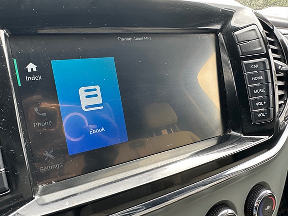 Maxus ev80 19 of 28
