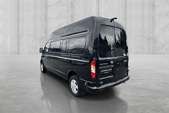 Maxus ev80 3 of 28