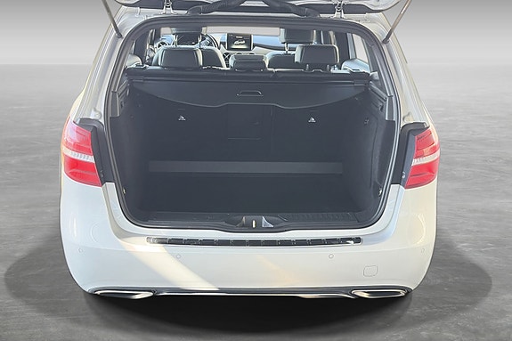 Mercedes-Benz B180 26 of 27