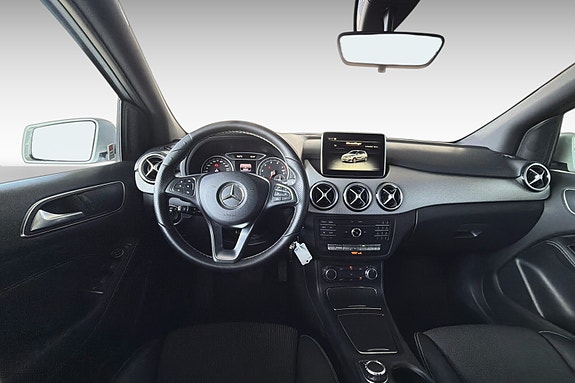 Mercedes-Benz B180 14 of 27