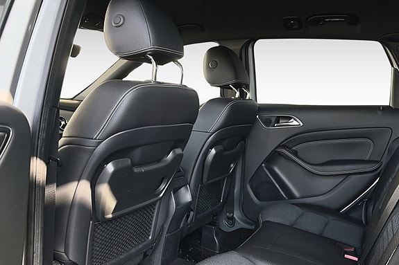 Mercedes-Benz B180 13 of 27