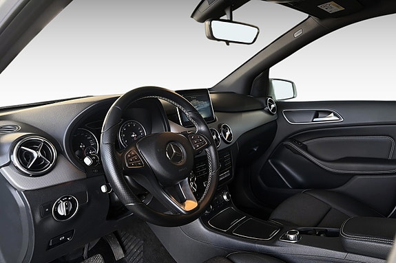 Mercedes-Benz B180 11 of 27