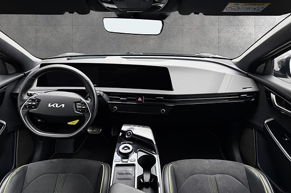 Kia EV6 8 of 17