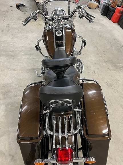 Harley-Davidson FLHR Anniversary Road King 3 of 30