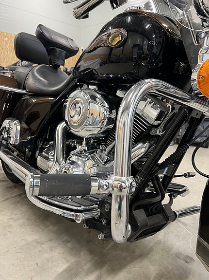 Harley-Davidson FLHR Anniversary Road King 9 of 30