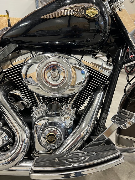 Harley-Davidson FLHR Anniversary Road King 7 of 30