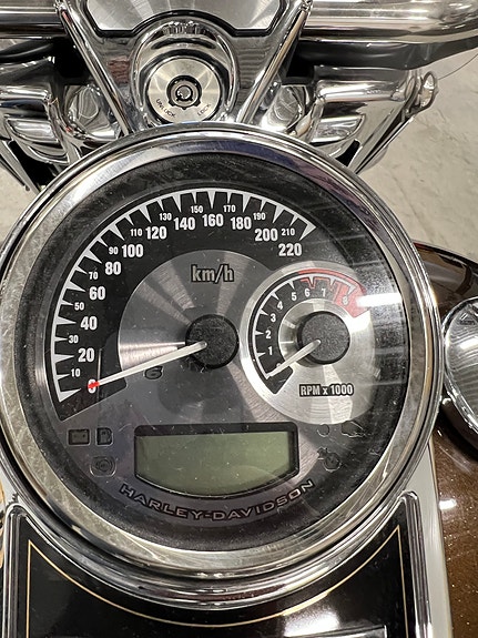 Harley-Davidson FLHR Anniversary Road King 24 of 30