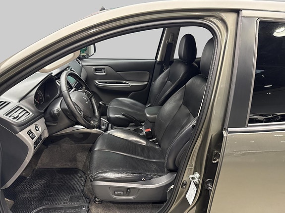 Mitsubishi L200 8 of 30