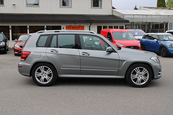 Mercedes-Benz GLK220 3 of 30
