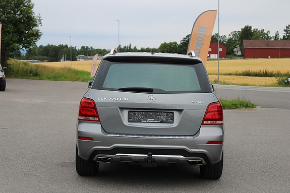 Mercedes-Benz GLK220 8 of 30
