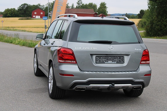 Mercedes-Benz GLK220 9 of 30