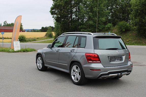 Mercedes-Benz GLK220 11 of 30