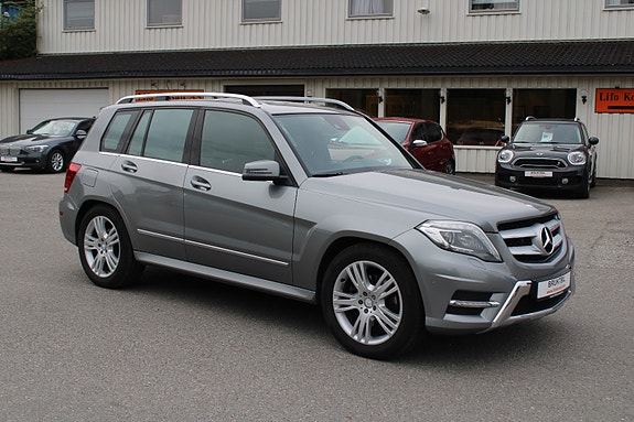 Mercedes-Benz GLK220 2 of 30