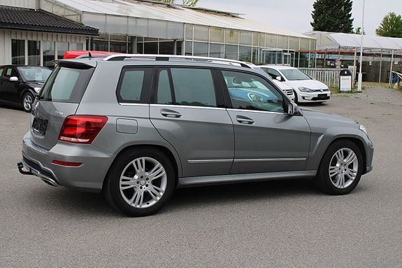 Mercedes-Benz GLK220 4 of 30