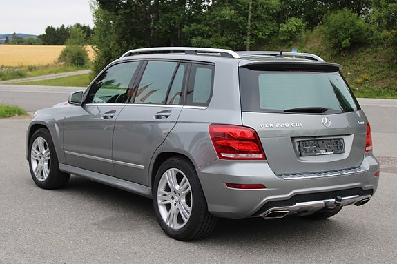 Mercedes-Benz GLK220 10 of 30