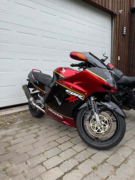 Honda CBR 1100 XX 3 of 9
