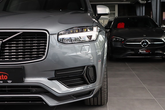 Volvo XC90 10 of 30