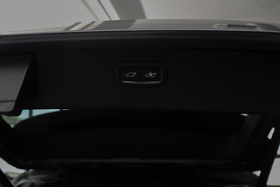 Volvo XC90 26 of 30