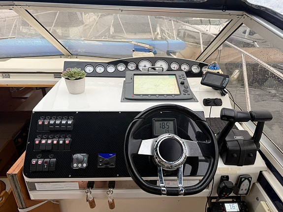 Princess Riviera 30 fot, med Volvo Penta D3 2009, lugar med dør og L-kjøkken 12 of 30