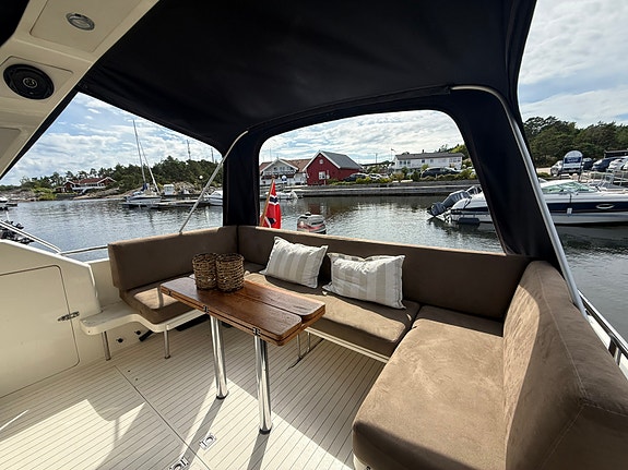 Princess Riviera 30 fot, med Volvo Penta D3 2009, lugar med dør og L-kjøkken 7 of 30