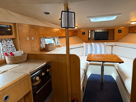 Princess Riviera 30 fot, med Volvo Penta D3 2009, lugar med dør og L-kjøkken 18 of 30