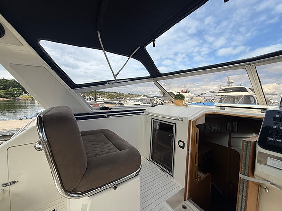 Princess Riviera 30 fot, med Volvo Penta D3 2009, lugar med dør og L-kjøkken 11 of 30