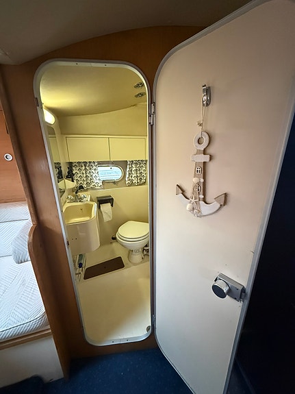Princess Riviera 30 fot, med Volvo Penta D3 2009, lugar med dør og L-kjøkken 24 of 30