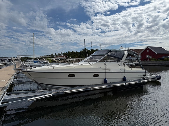 Princess Riviera 30 fot, med Volvo Penta D3 2009, lugar med dør og L-kjøkken 3 of 30
