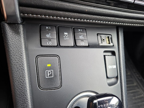 Toyota Auris 9 of 15