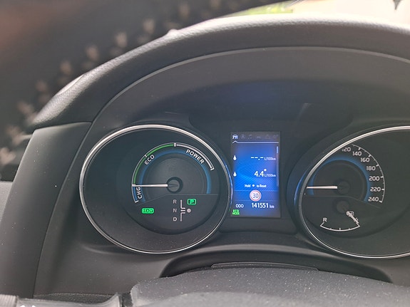 Toyota Auris 8 of 15