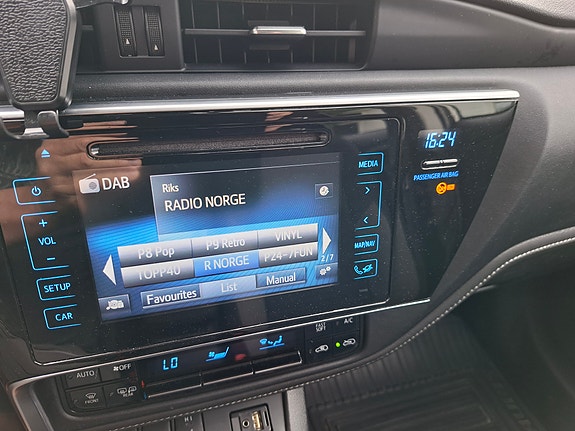 Toyota Auris 11 of 15