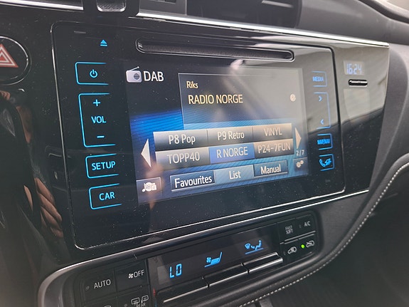 Toyota Auris 13 of 15