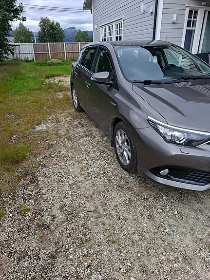 Toyota Auris 4 of 15