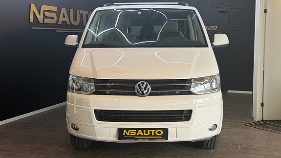 Volkswagen Caravelle 2 of 5
