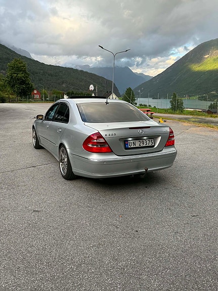 Mercedes-Benz E220 d 6 of 23