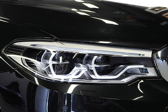 BMW 530e 4 of 5