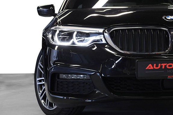 BMW 530e 3 of 5
