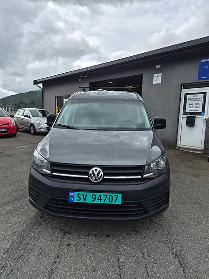 Volkswagen Caddy Maxi 2 of 5