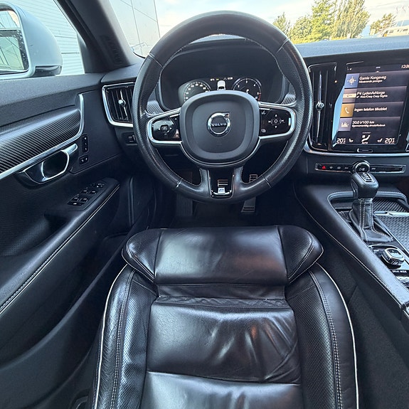 Volvo V90 21 of 30