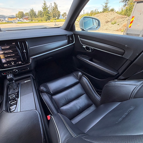 Volvo V90 22 of 30