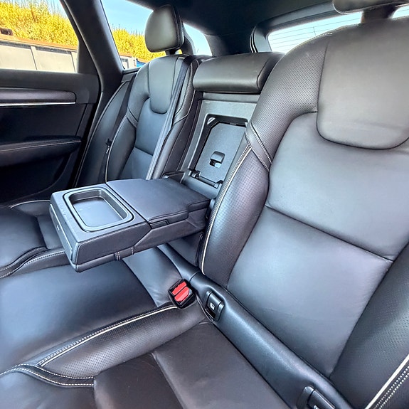 Volvo V90 24 of 30