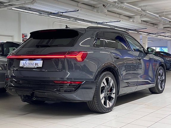 Audi Q8 e-tron 2 of 5