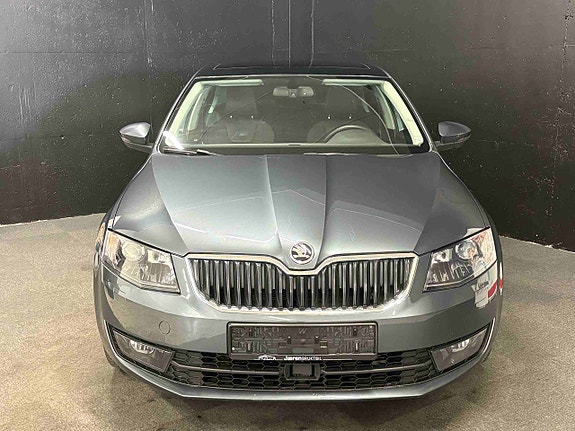 Skoda Octavia 3 of 5