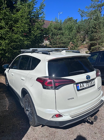 Toyota RAV4 5 of 5
